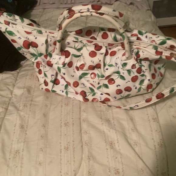 Cherry duffel bag - Picture 2 of 6